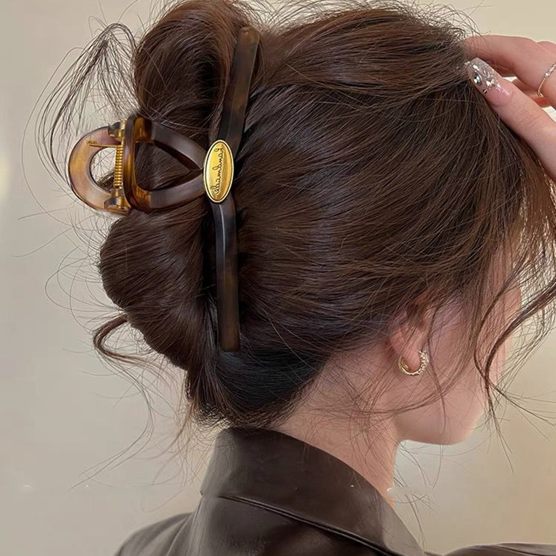 Women'S Fashion Korea - Retro Altın Renkli Harfli Akrilik Saç